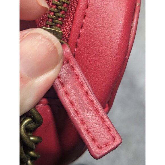 Disney Descendants Evie Heart Crown Purse With Gold Tone Chain And Details - Picture 16 of 16